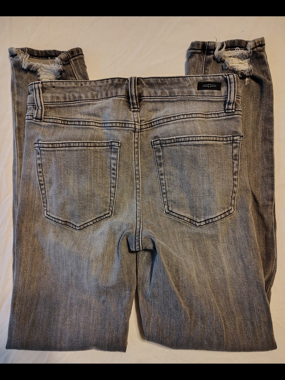 Liverpool Los Angeles The Girlfriend Exposition Gray Distressed Jeans Size 2/26 - Picture 6 of 12